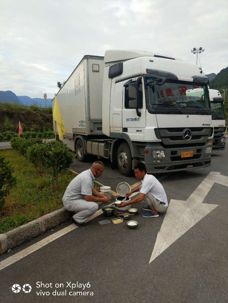 圖4：貨車司機的一日三餐.jpg